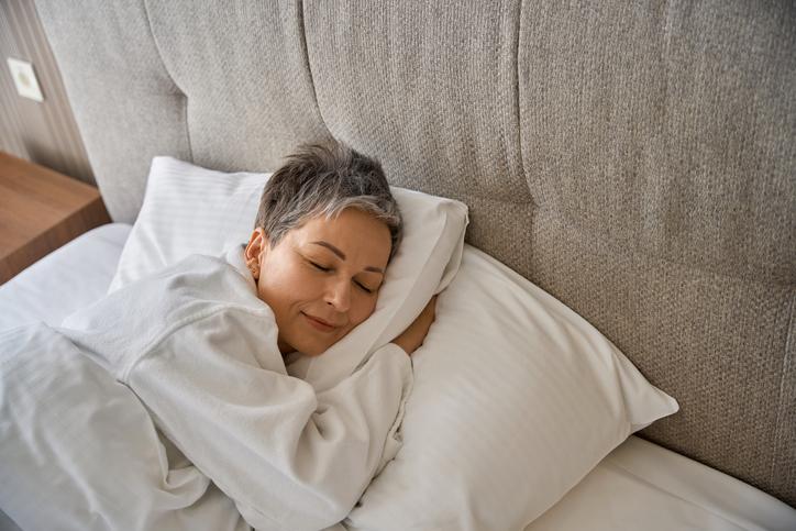 covenant-woods-senior-living-community-columbus-georgia-retirement-better-sleep-age-tips-restful-night